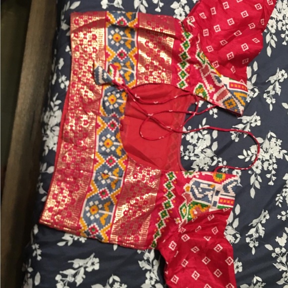 Chaniya choli for sale . Just used 2 times. Comes with nice duppata and blouse - Picture 5 of 8